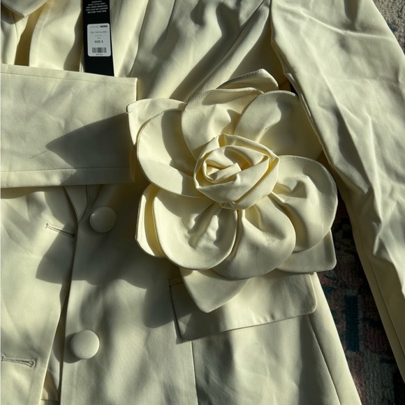 NEW Women’s Fashion Nova Blazers - Picture 5 of 11